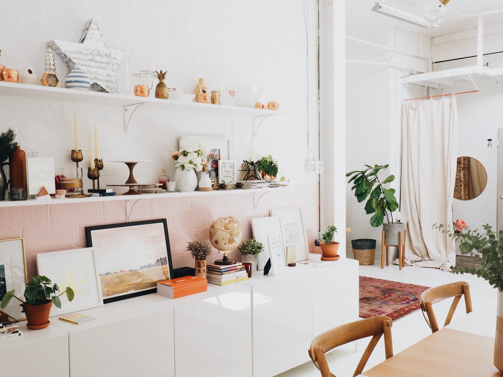 9 Tipps, um deinem Wohnzimmer Bohemien Makeover zu geben