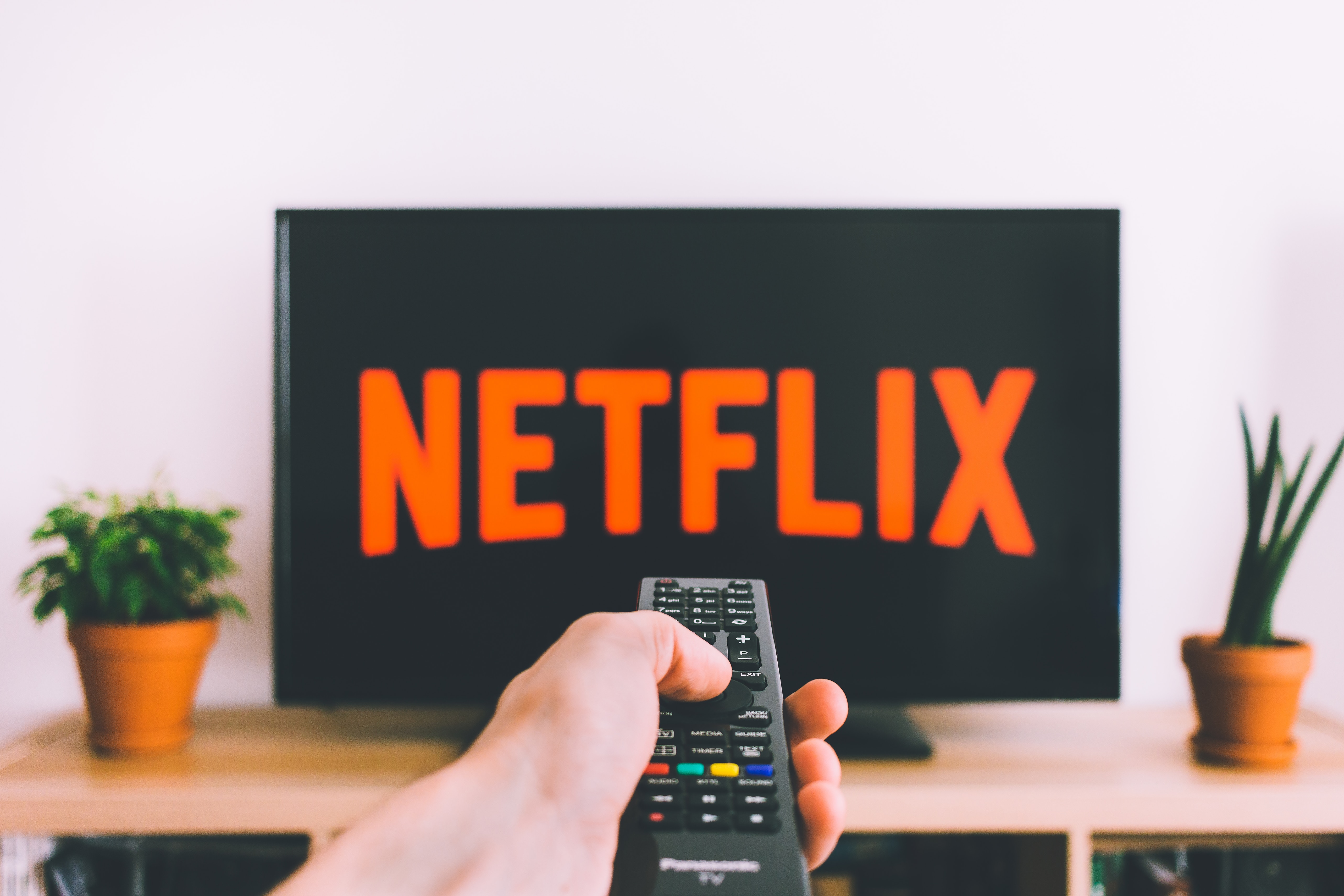 The best Netflix shows for home decor fans