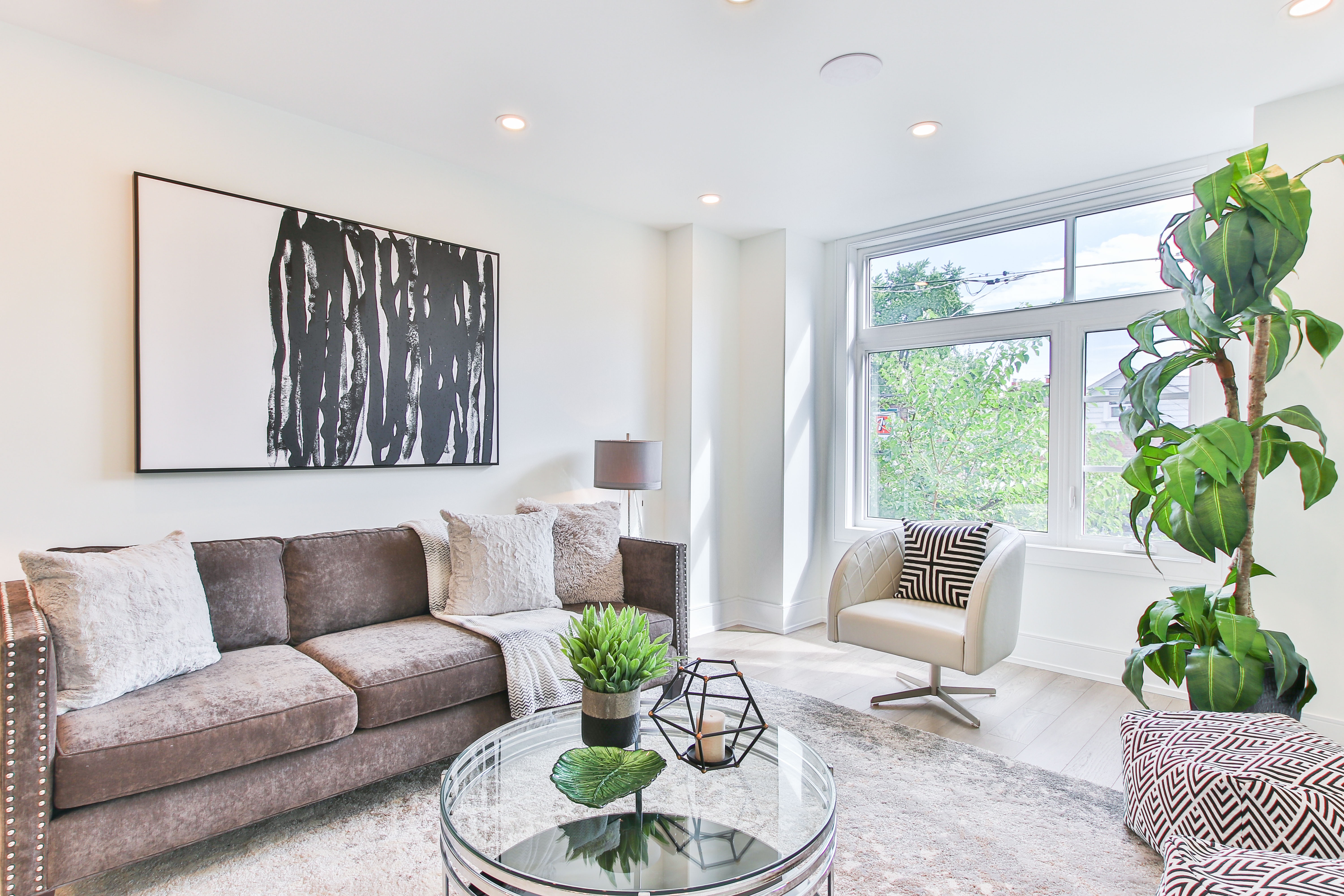 The unexpected benefits of painting your walls white