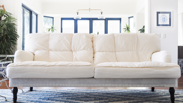 Le saviez-vous ? Vous pouvez commander un canapé IKEA sans housses. Explications.