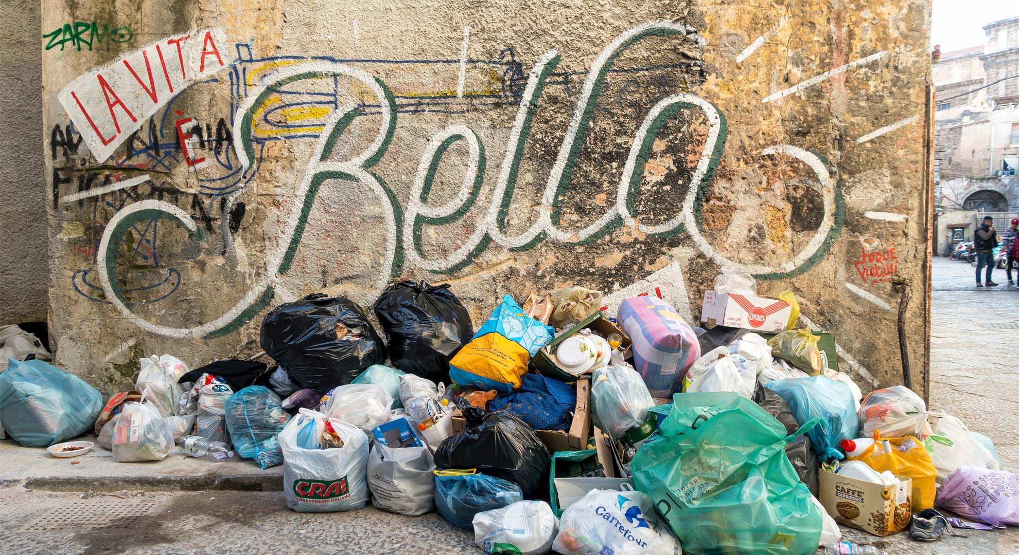 9 easy ways to use less plastic at home